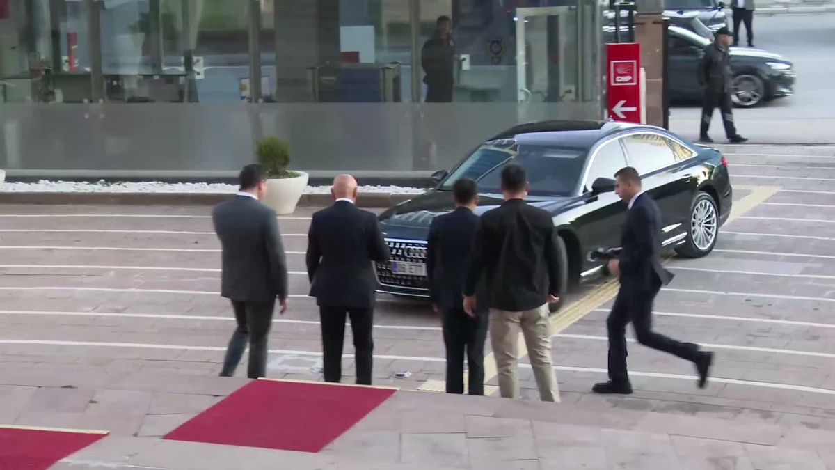 Milli Eğitim Bakanı Tekin, CHP Genel Merkezi'nde Kılıçdaroğlu ile görüşecek