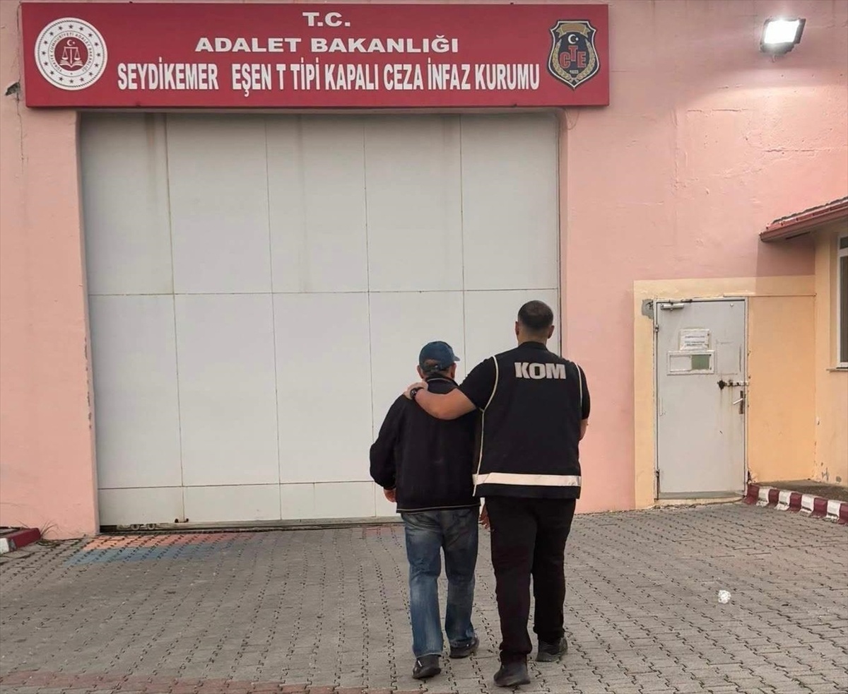 Muğla'da FETÖ üyeliğinden 6 yıl 3 ay kesinleşmiş cezası olan hükümlü yakalandı