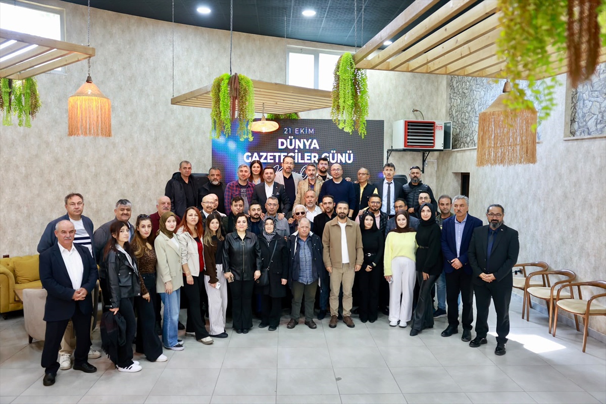 Nevşehir Belediye Başkanı Arı, Dünya Gazeteciler Günü'nde basın mensuplarıyla buluştu