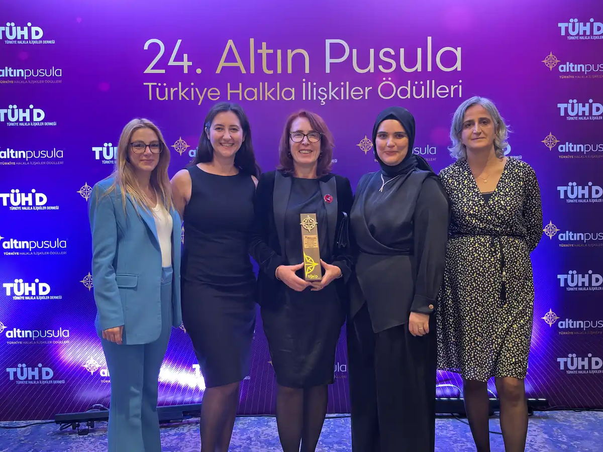 YÖK'ün Bilim Kafe projesi Altın Pusula'da Kamu Kuruluşları kategorisinde birinci oldu