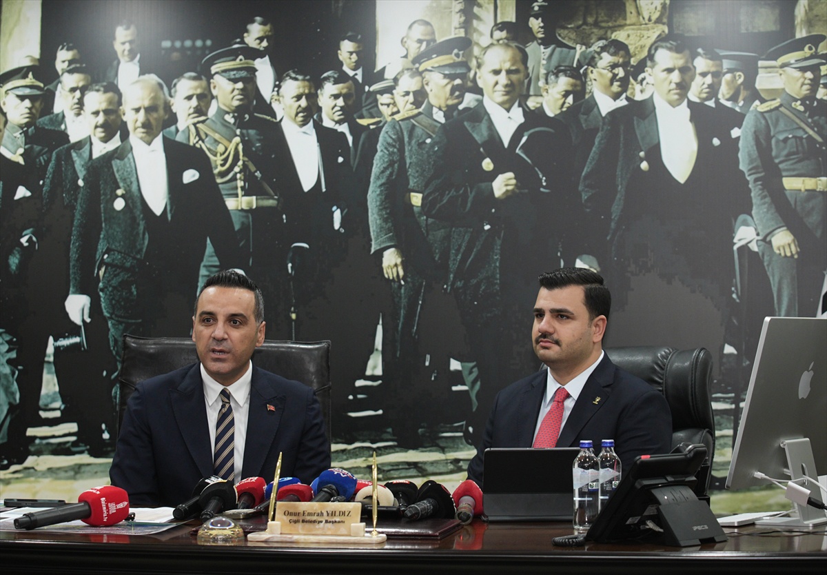 AK Parti Genel Sekreteri İnan, Çiğli Belediyesi ziyaretinde konuştu: