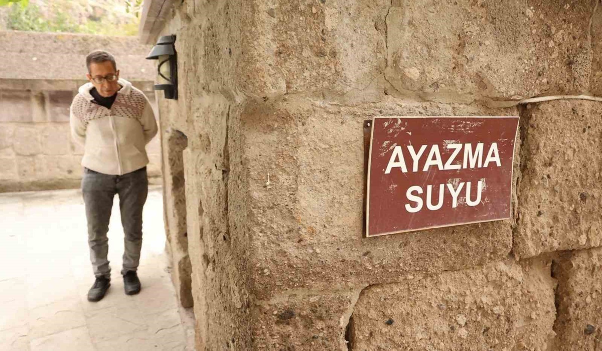 Aksaray Güzelyurt'ta Ayazma Suyu 35 basamakla inilen yerde akmaya devam ediyor