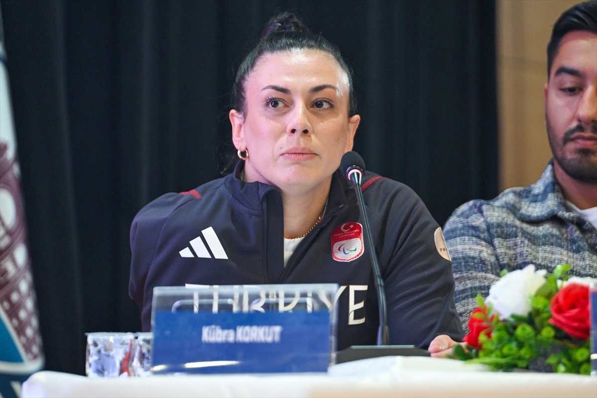 Ankara'da para milli sporcular Sağlık Bilimleri Üniversitesi'nde öğrencilerle buluştu