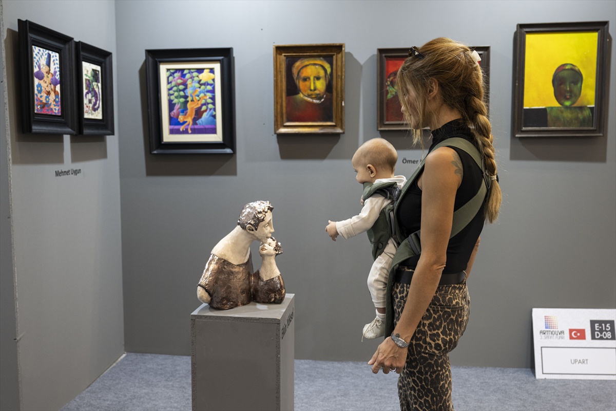 Ankara'da üçüncü ArtNouva Sanat Fuarı ATO Congresium'da açıldı