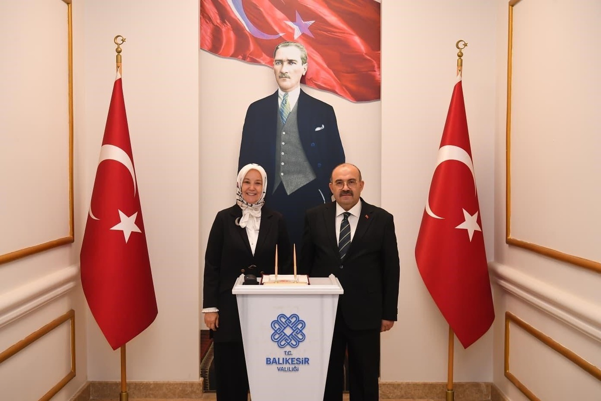 Bakan Yardımcısı Leman Yenigün Balıkesir'de çocuk hakları için buluştu