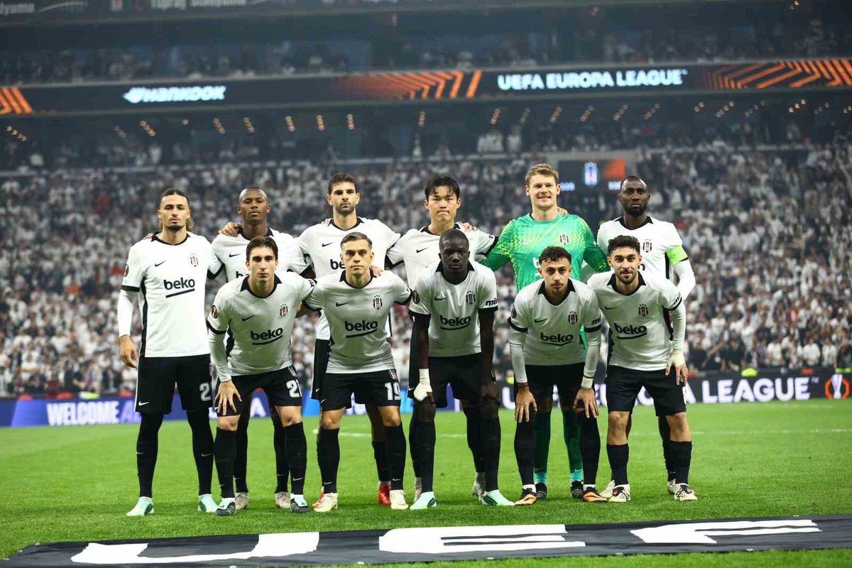 Beşiktaş Teknik Direktörü Italiano, Crystal Palace maçında 11'de 8 değişiklik yaptı