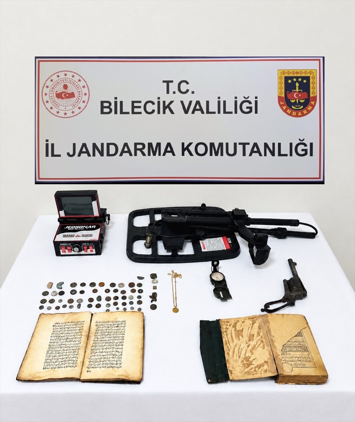 Bilecik Bozüyük'te 51 sikke ele geçirildi, tarihi eser şüphelisi gözaltına alındı