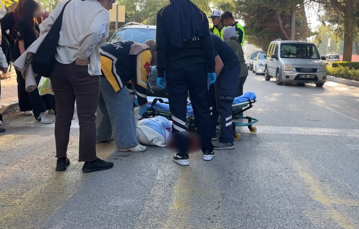 Burdur'da iki motosikletin çarpıştığı kazada yolcu konumundaki 2 kişi yaralandı