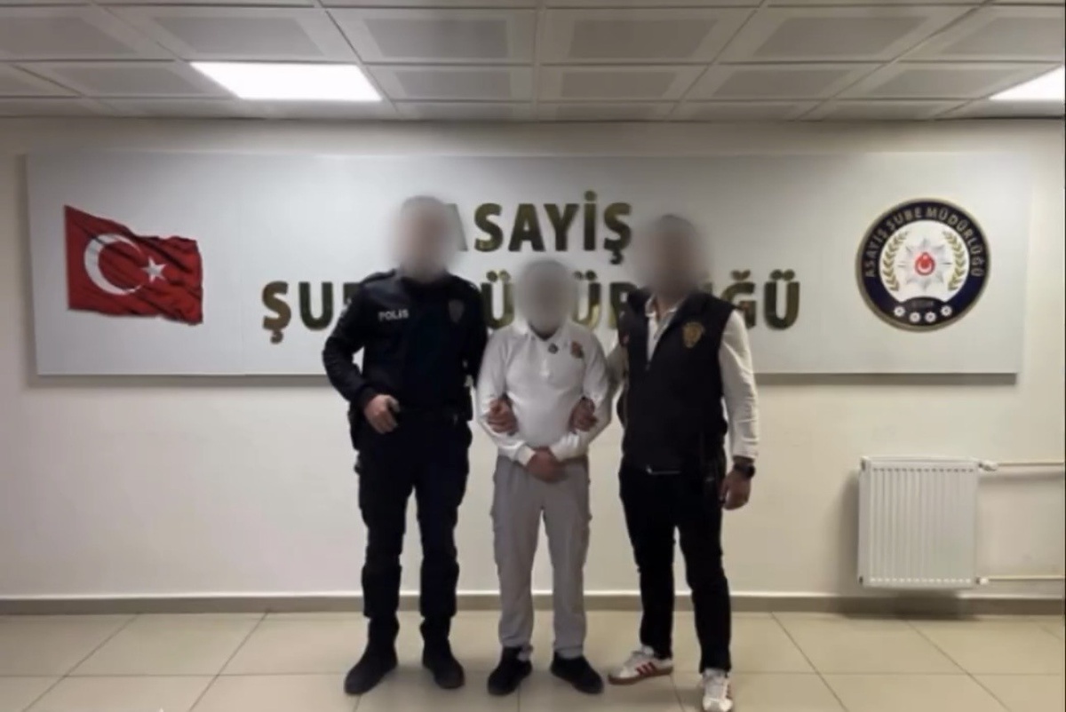 Çankırı'da 98 yıl 3 ay 15 gün hapis cezasıyla aranan şahıs polis tarafından yakalandı