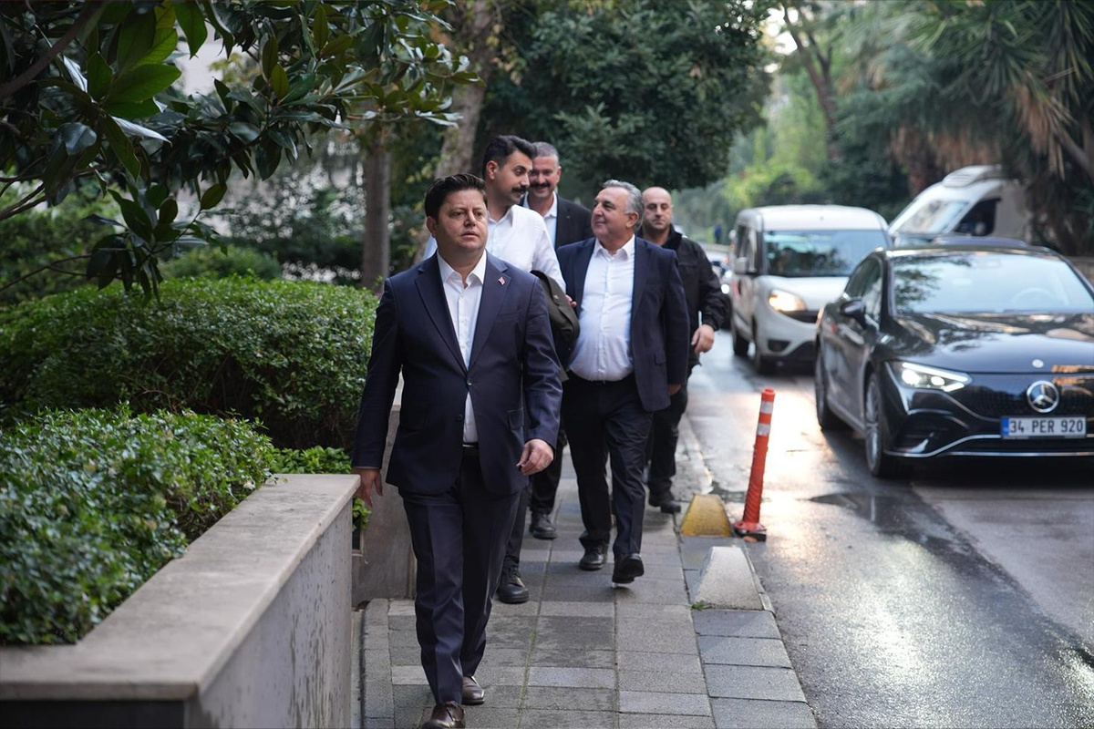 CHP'nin ihraç ettiği Kadıköy Belediye Başkanı Mesut Kösedağı artık Yeni Parti'de