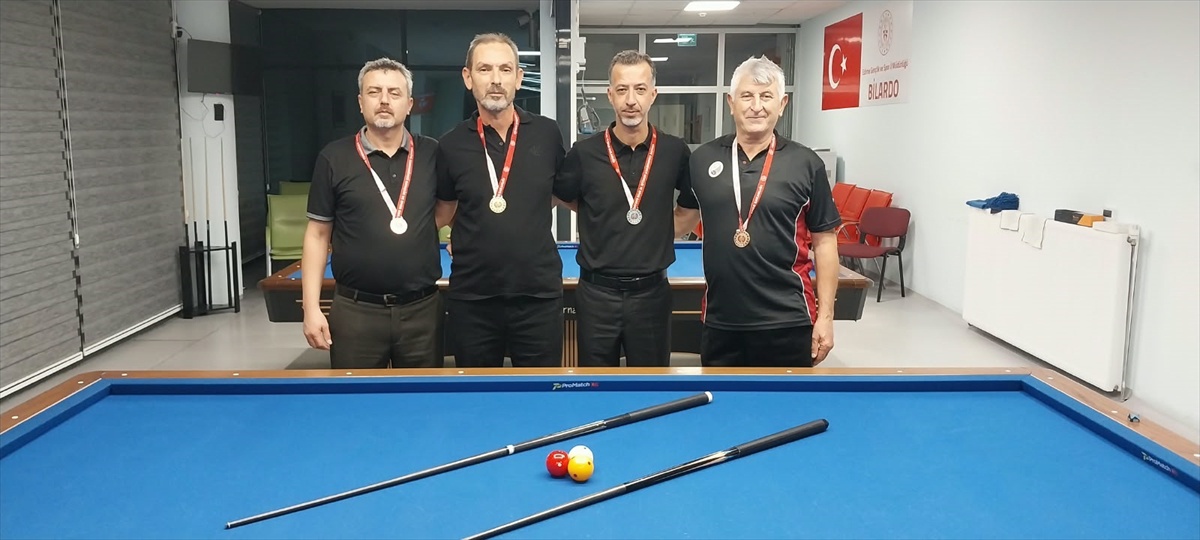 Edirne'de 3 Bant Bilardo Turnuvası'nda Ünal İrci birinci oldu, 33 sporcu katıldı