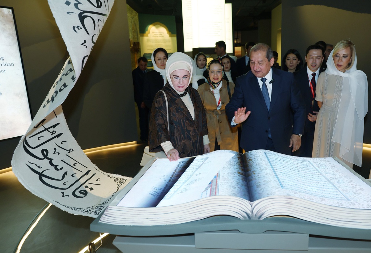 Emine Erdoğan, İmam Buhari Anıt Kompleksi'ni ziyaret etti