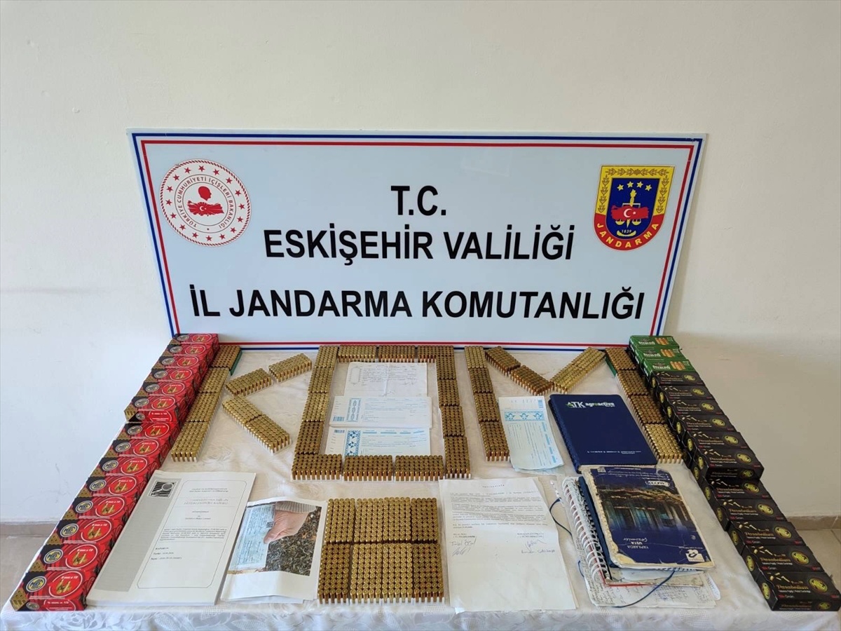 Eskişehir'de 3 ilçede düzenlenen tefecilik operasyonunda 4 kişi gözaltına alındı