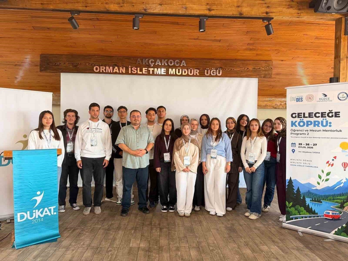 Gençlik ve Spor Bakanlığının ÜNİDES kapsamında öğrenciler mezunlarla deneyim paylaştı
