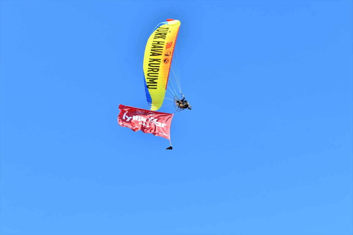 İyilik Var projesi Fethiye'de 26. festivalde gökyüzüne taşındı