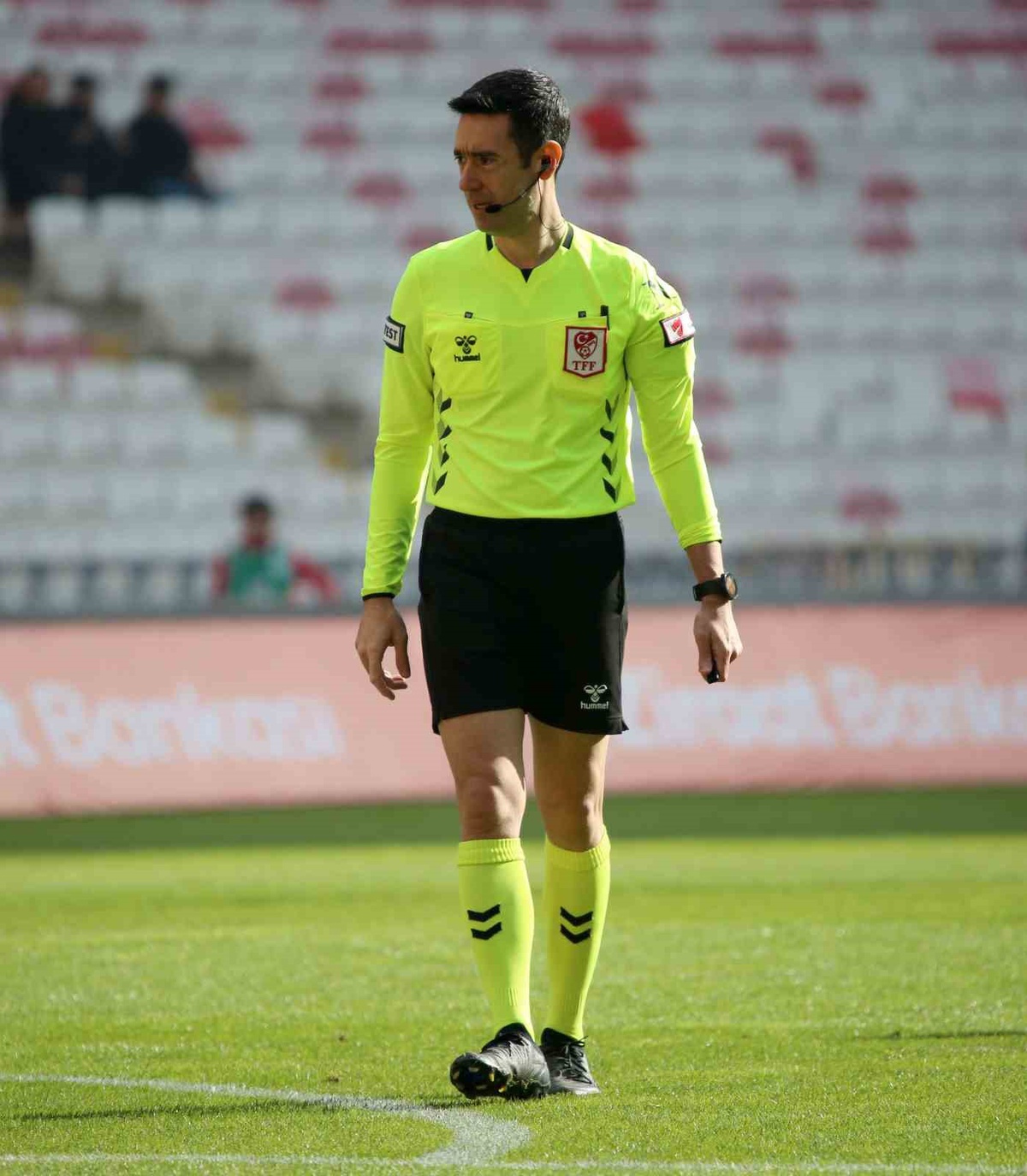 Kayserispor'un Pendikspor'a konuk olacağı maçta Burak Pakkan düdük çalacak