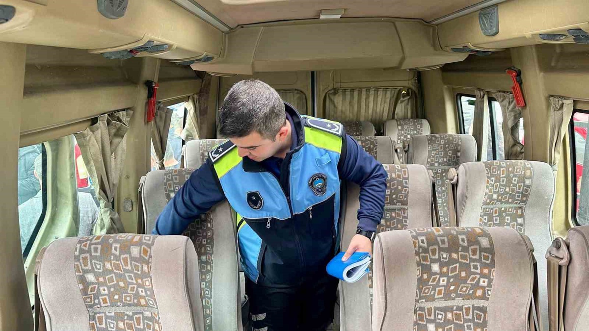 Kırklareli'nde öğrenci servisleri zabıta ve emniyet ekiplerince denetlendi