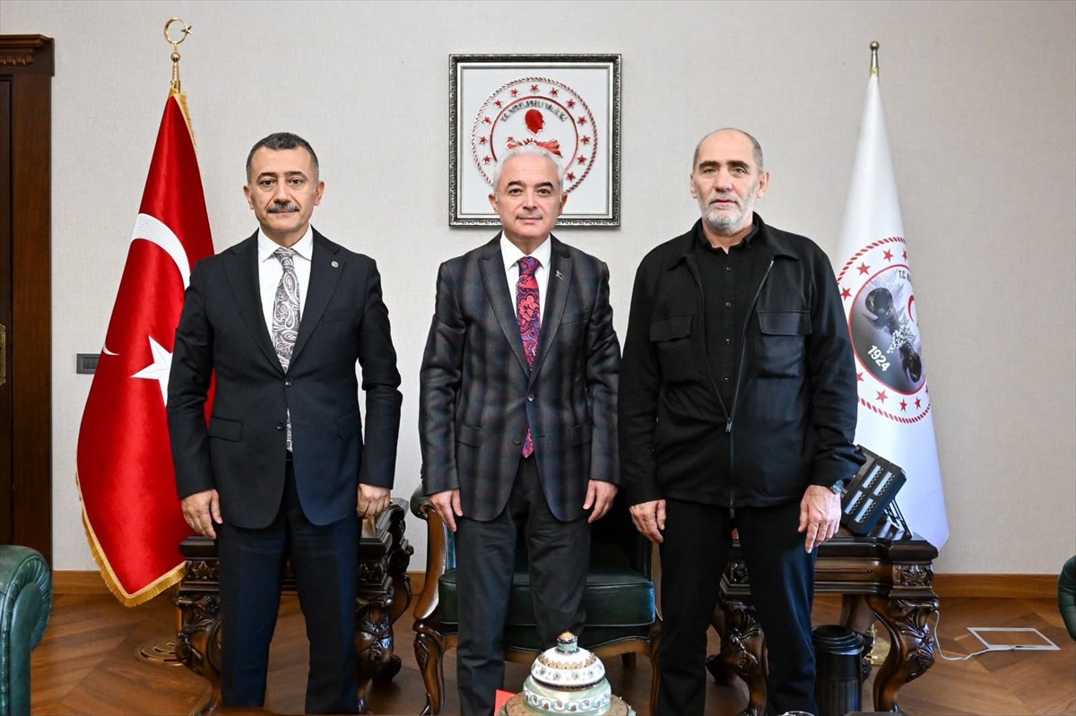 Kırklareli Valisi Turan emniyet müdürlerini kabul etti, yurtta uyum atölyesi yapıldı