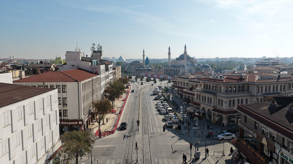 Konya'da Mevlana Caddesi çalışması Şeb-i Arus Haftası'ndan önce bitirilmek isteniyor