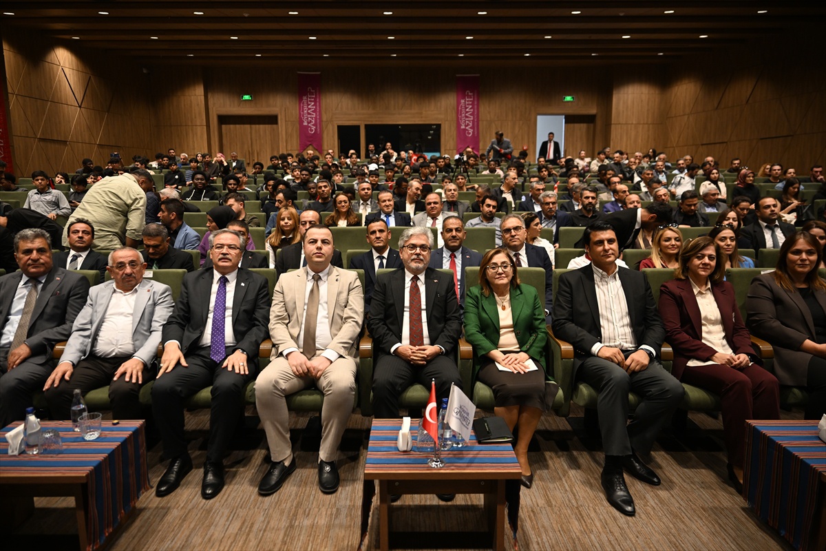 Milli Eğitim Bakan Yardımcısı Yelkenci, Gaziantep'te öğrenci ve öğretmenlerle buluştu