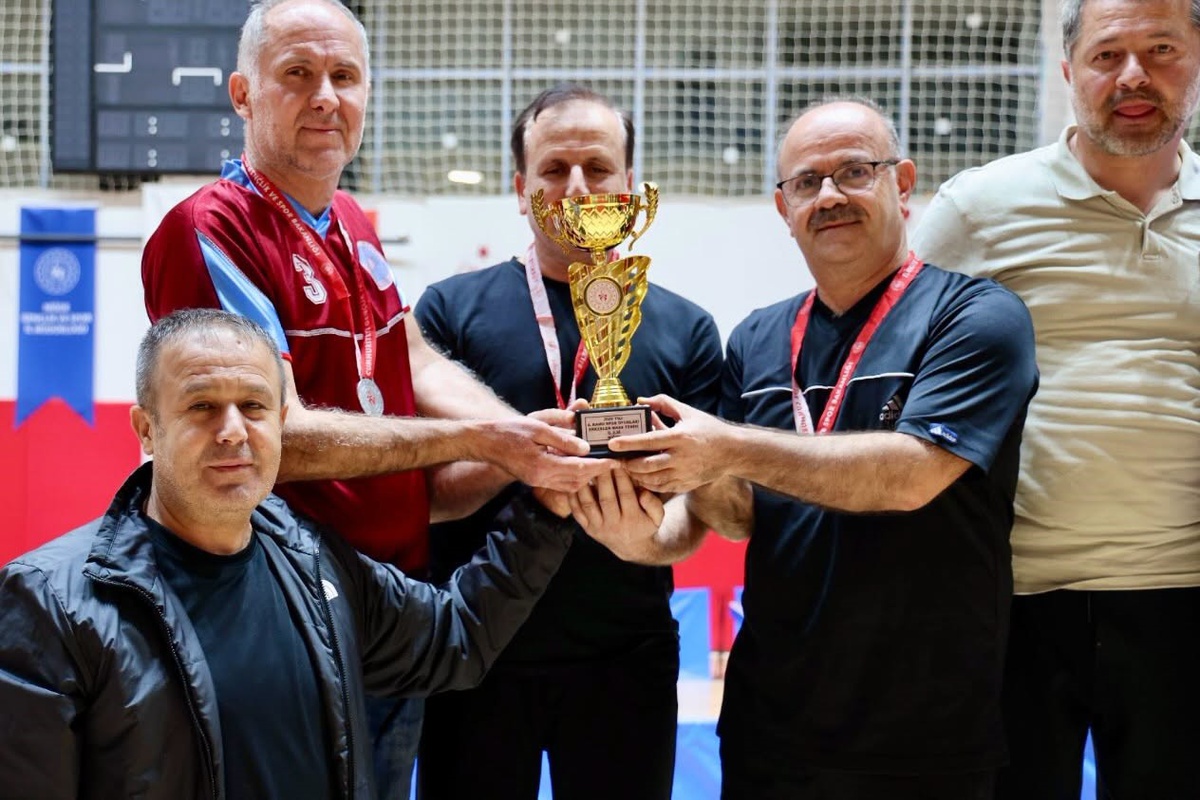 Niğde'de 4. Kamu Spor Oyunları'nda futsal şampiyonu İl Özel İdaresi oldu