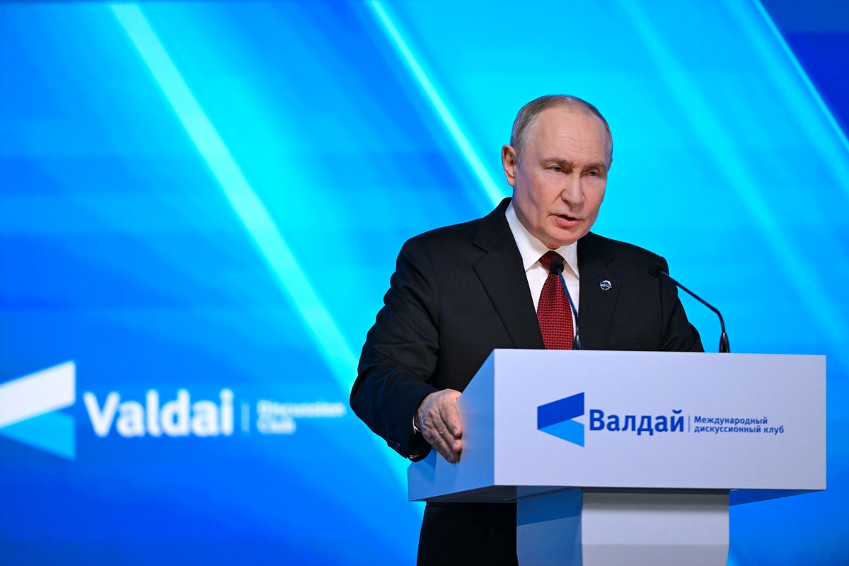 Putin, 40.000 ton dizel taşıyan ilk tankerin 2-3 gün içinde yola çıkacağını söyledi