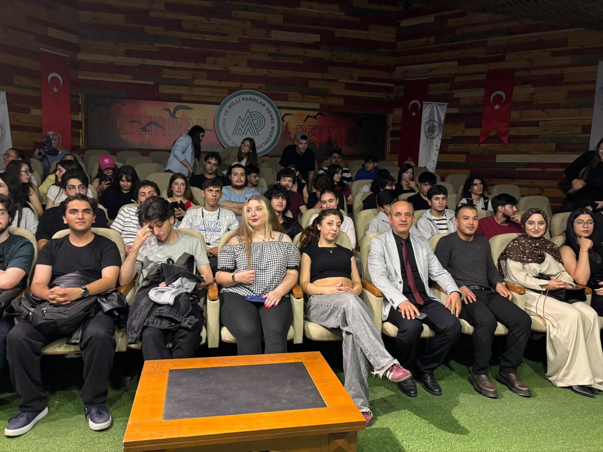 Samsun Bafra'da Turizm Fakültesi öğrencileri İkiztepe ve Kızılırmak Deltası'nı gezdi