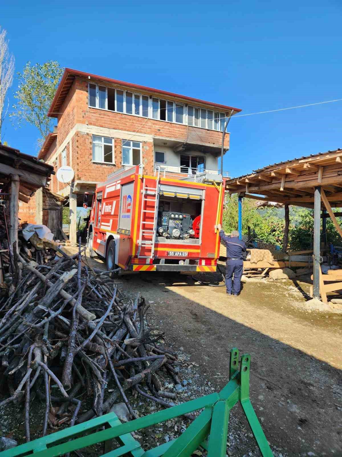 Samsun Vezirköprü'de mutfak yangını itfaiyenin müdahalesiyle büyümeden söndürüldü