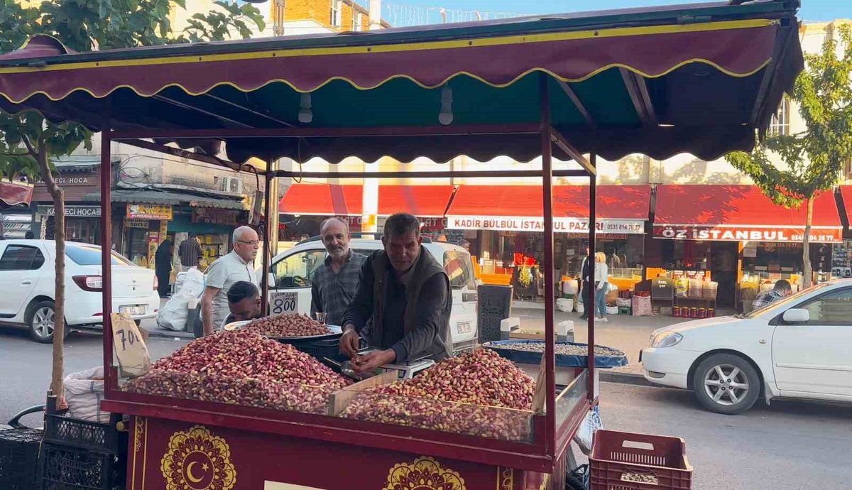 Şanlıurfa'da fıstık satıcıları TEKNOFEST'le sevindi, fiyat 800 liraya kadar çıktı