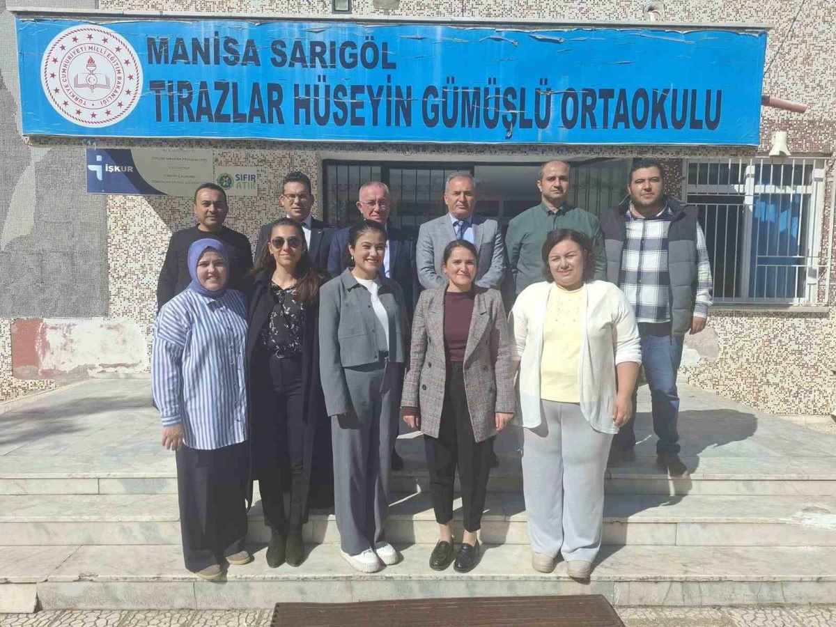 Sarıgöl'de heyet, Tırazlar Hüseyin Gümüşlü Ortaokulu'nda Maarif Modeli'ni inceledi