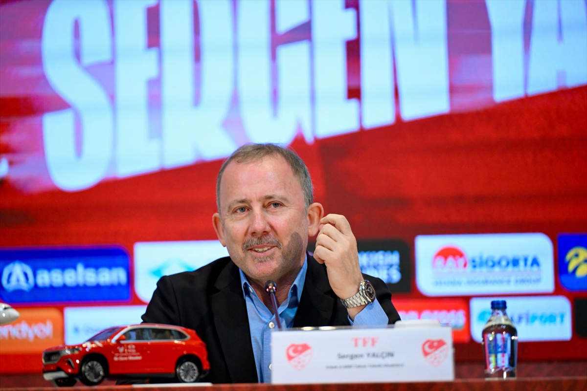 Sergen Yalçın, A Milli Takım'ın teknik direktörlüğü için 4 yıllık sözleşme imzaladı