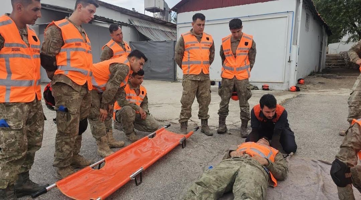 Şırnak'ta AFAD, Çakırsöğüt'te enkaz arama kurtarma eğitimlerini sürdürüyor