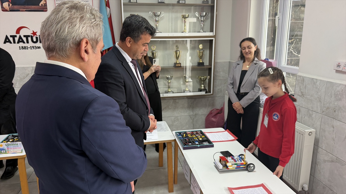 Tekirdağ'da Süleymanpaşa İlkokulu öğrencileri bilim şenliğinde projelerini tanıttı