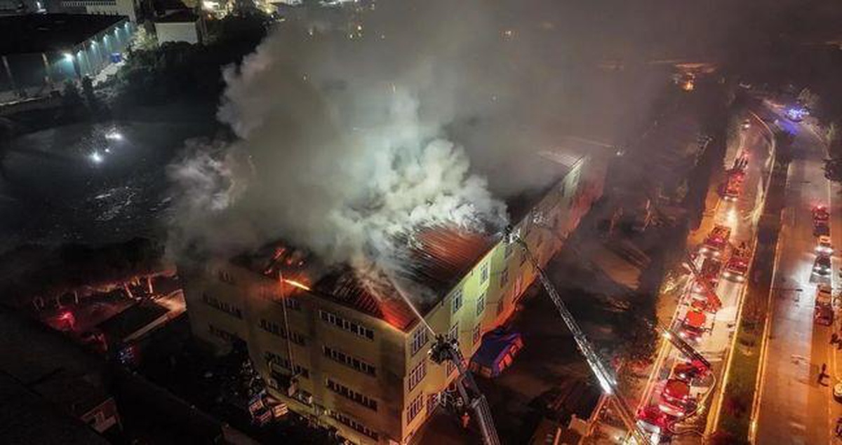 Tuzla yangın SON DAKİKA! Tuzla ayakkabı fabrikasında neden yangın çıktı?