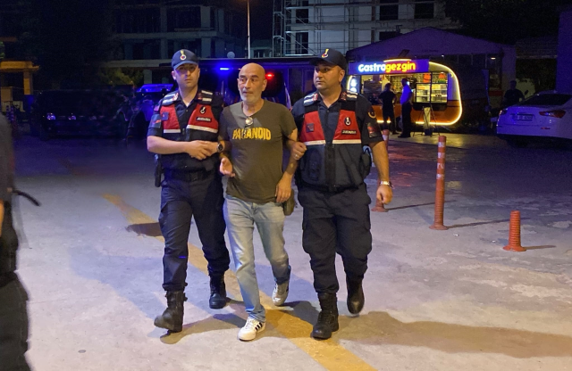 Yönetmen Ezel Akay ve kardeşi Eren Kazım Akay'ın uyuşturucu testleri pozitif çıktı