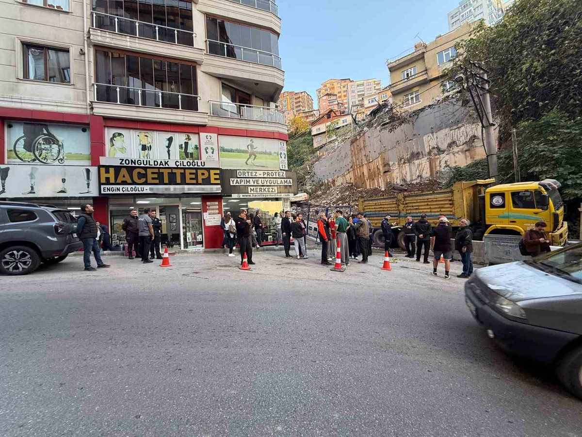 Zonguldak'ta bina çökmesinde kepçe operatörü dahil 3 şüpheli gözaltına alındı
