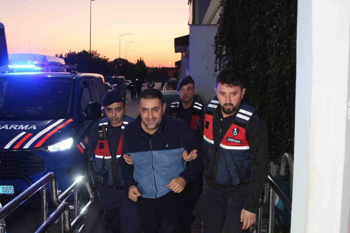 Adana'da belediye soruşturmasında Başkan Kozay dahil 34 kişi cezaevine gönderildi