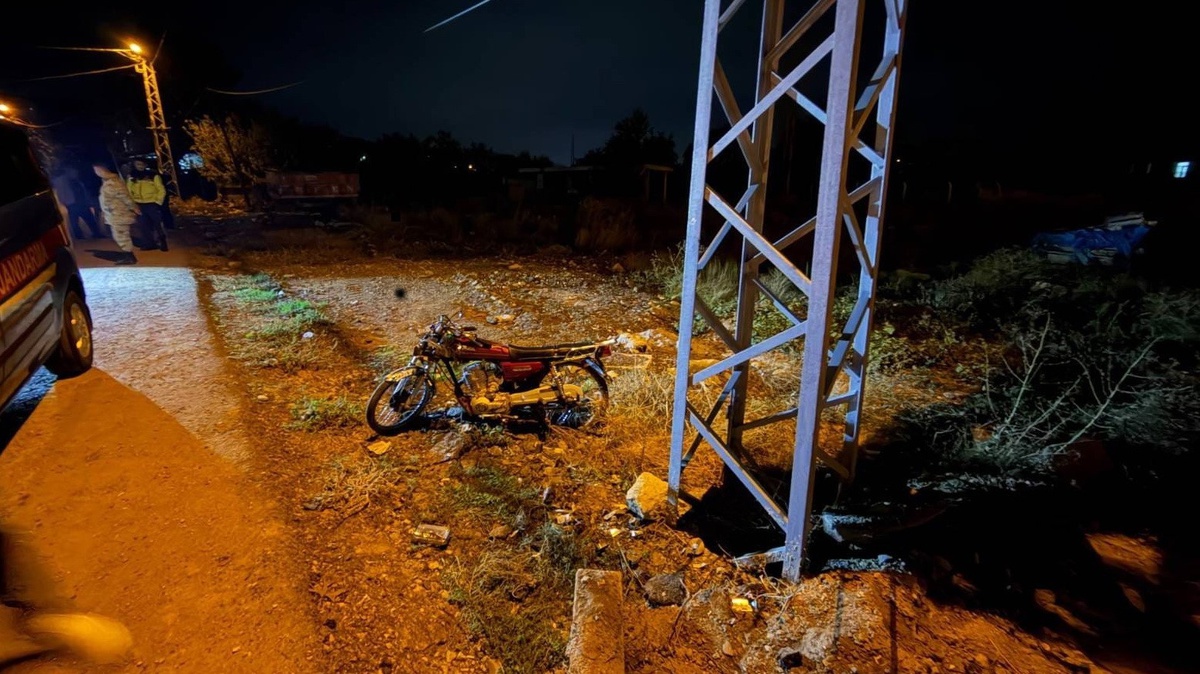 Adıyaman Gölbaşı'nda motosikletiyle elektrik direğine çarpan 28 yaşındaki sürücü öldü
