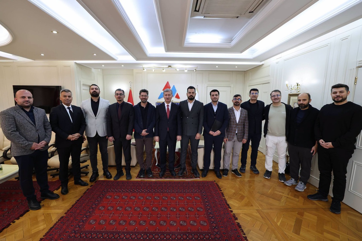 AİÇÜ Rektörü Gülçin'e Sempozyum Teşekkürü