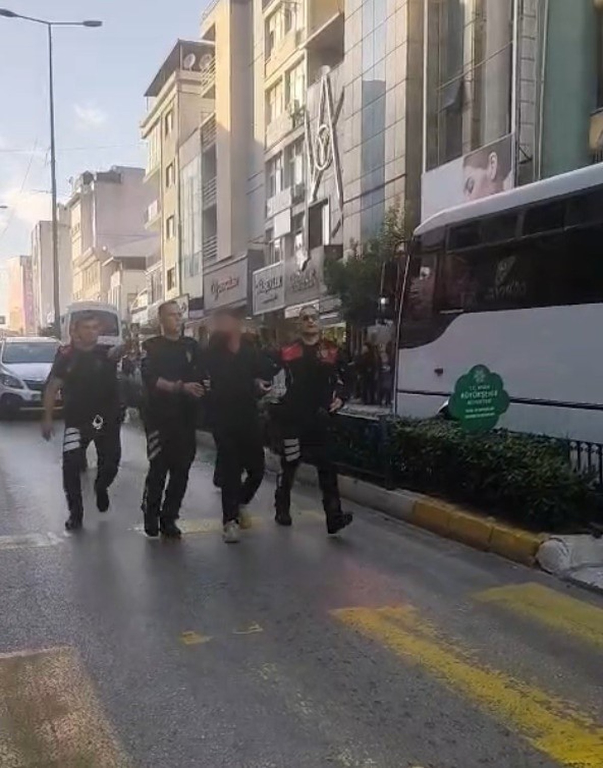 Aydın'da iş yerinde paniğe yol açtığı iddia edilen silahlı kişi tutuklandı