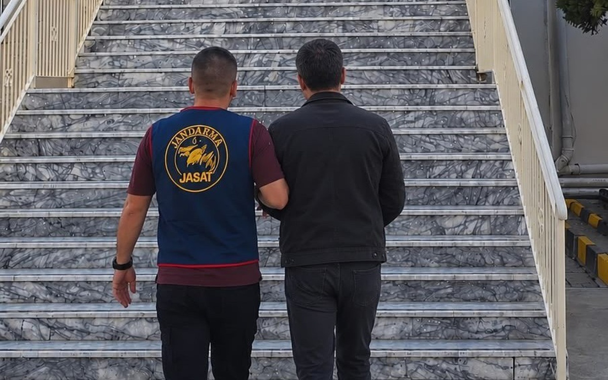 Aydın Söke'de hakaret suçundan 12 yıl hapis cezasıyla aranan şahıs yakalandı