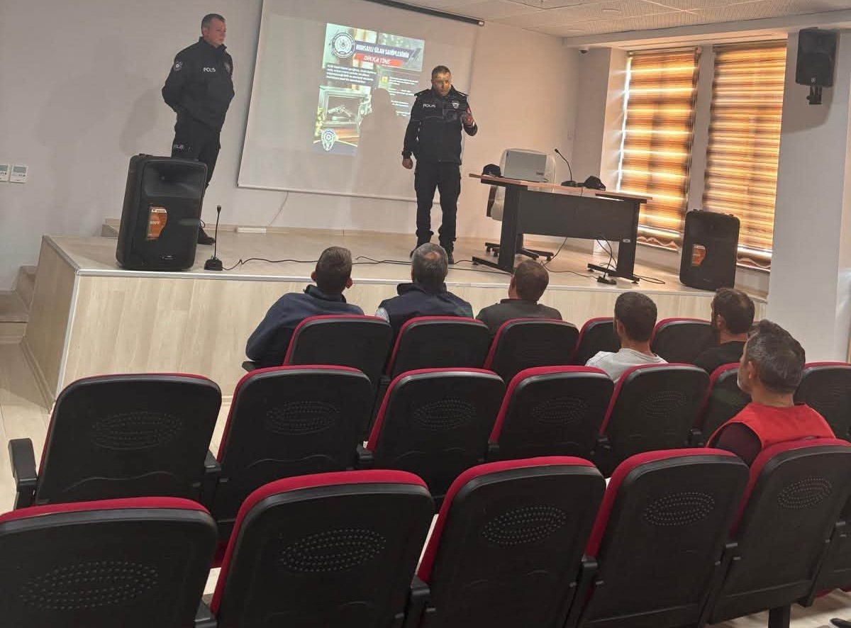 Aydıntepe'te ruhsatlı silah sahiplerine güvenli saklama kuralları anlatıldı