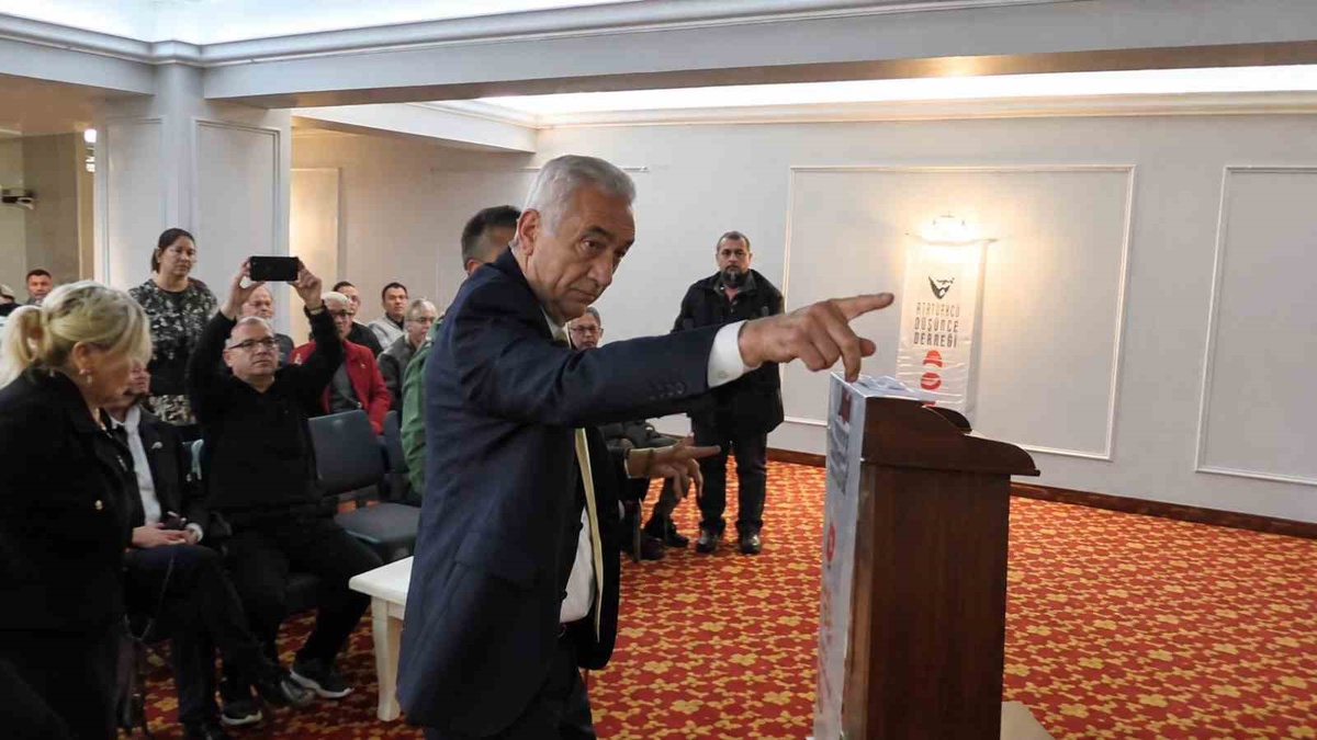 Bandırma'da Süheyl Batum ile CHP'li ilçe başkanı mutlak butlan yüzünden tartıştı