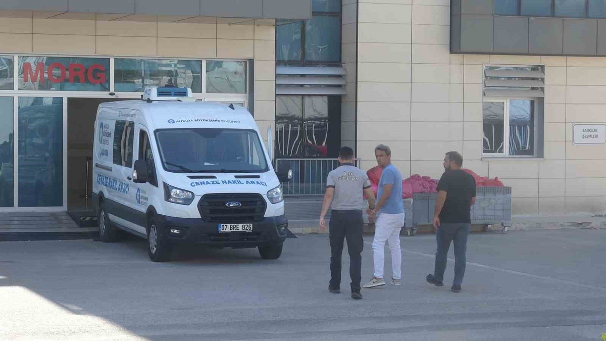 Demre'de tekne turunda kaybolan 45 yaşındaki adamın cansız bedeni 4 gün sonra bulundu