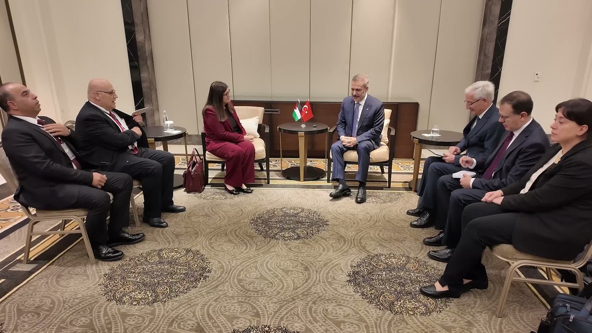 Dışişleri Bakanı Fidan, Filistinli mevkidaşıyla Arabuluculuk Konferansı'nda görüştü