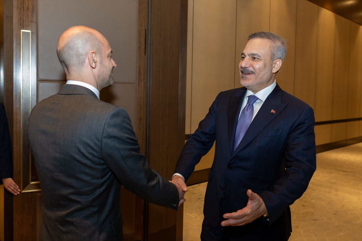 Dışişleri Bakanı Fidan, İstanbul'da Barrot ile R4+E3 toplantısı marjında görüştü
