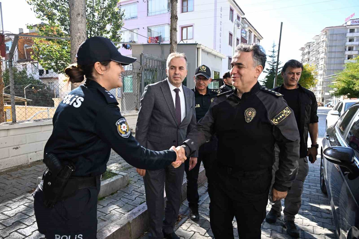 Elazığ İl Emniyet Müdürü Karan, Başkomiser Küçükküş'ten bilgi aldı