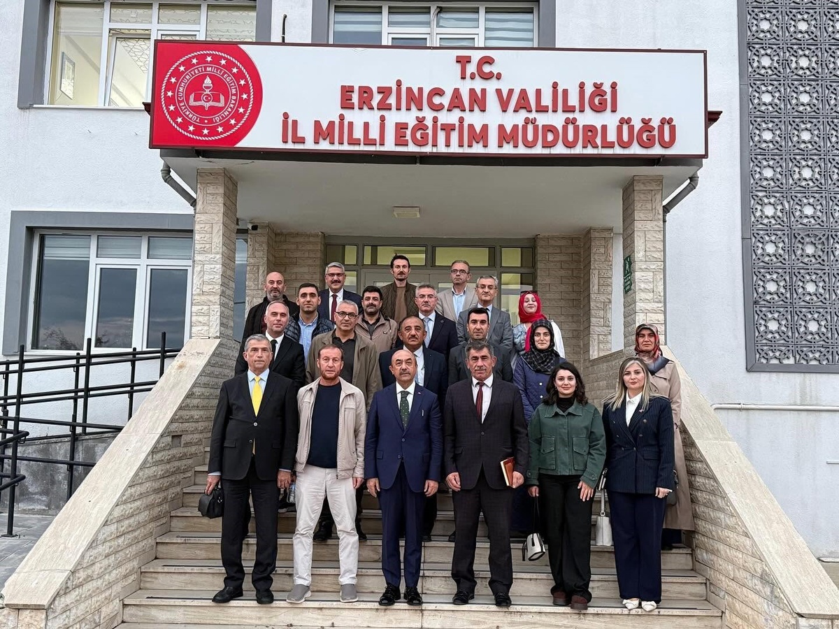 Erzincan'da okul güvenliği toplantısına okul müdürleri ve veli temsilcileri katıldı