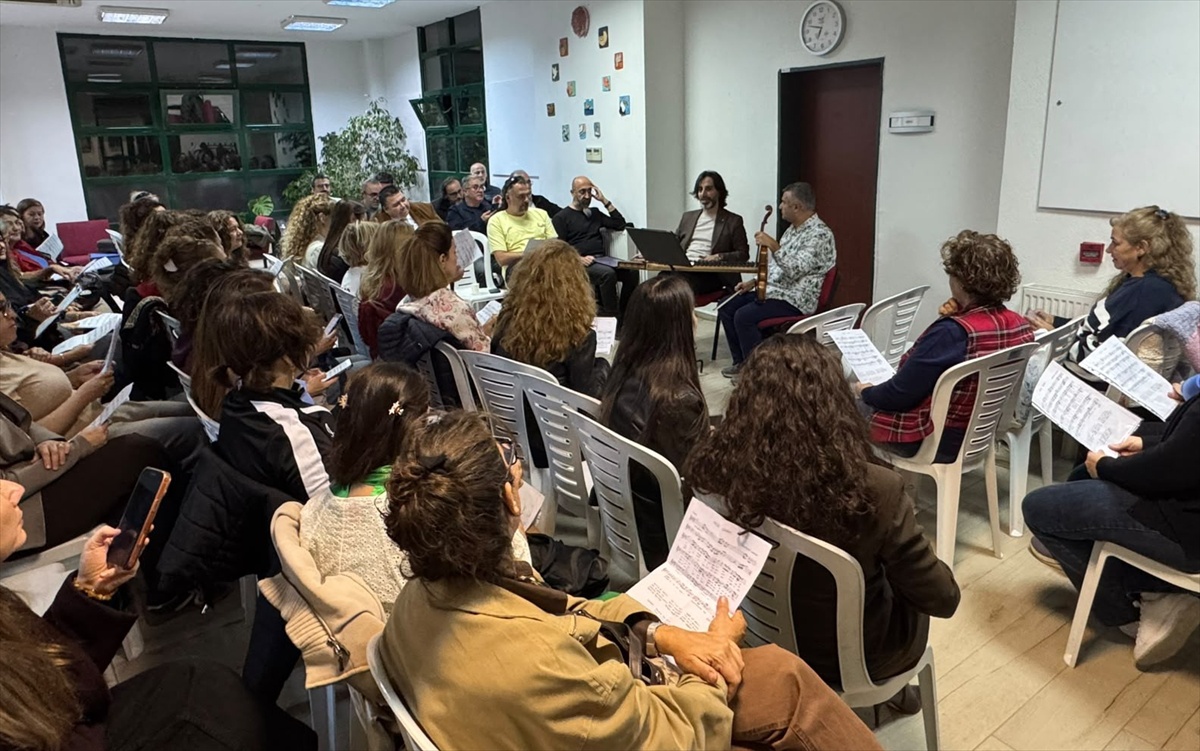 Eskişehir'de öğretmenler Türk sanat ve halk müziği korolarında çalışmalara başladı