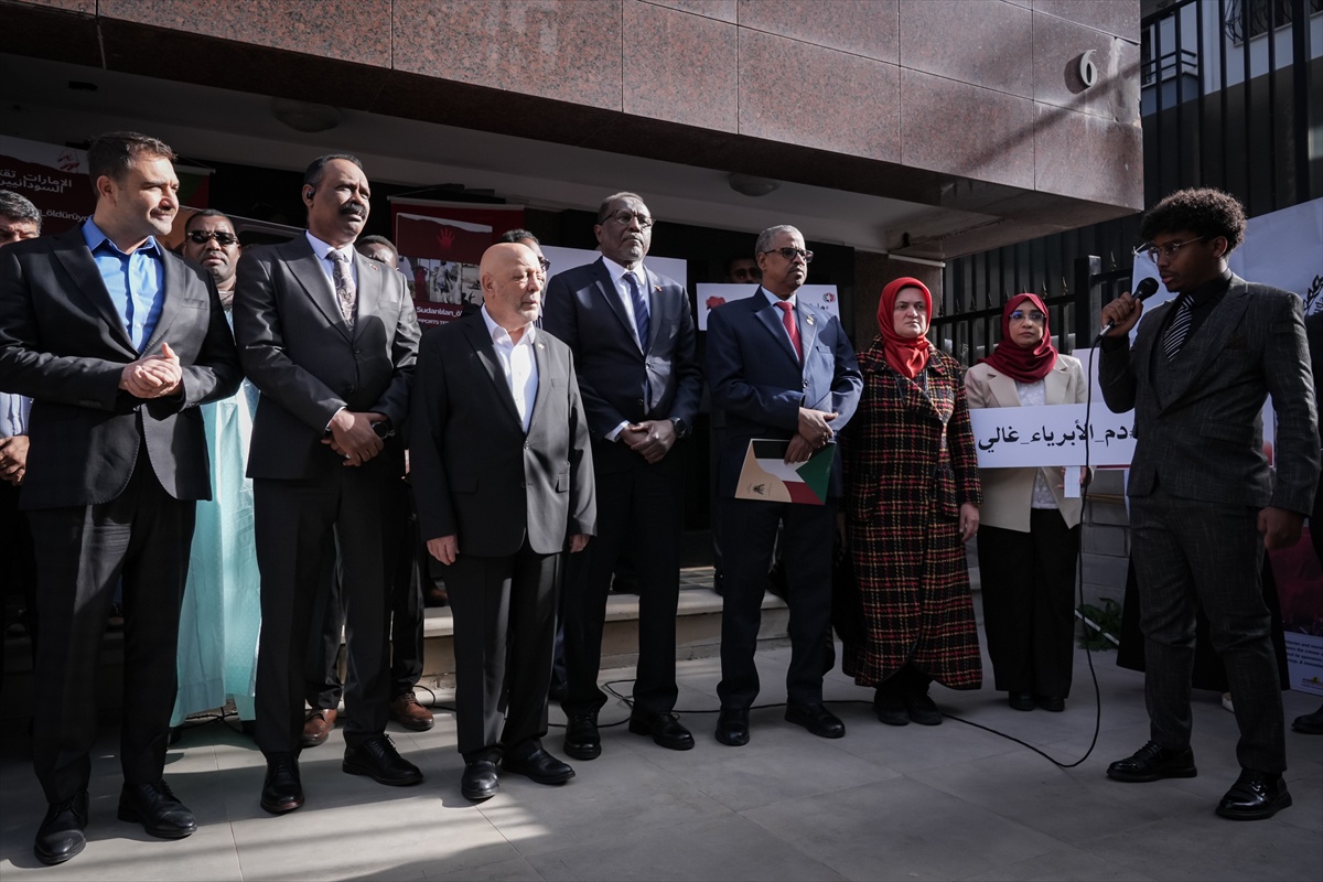 HAK-İŞ ve Sudanlı sendika, El Faşir katliamının yıl dönümünde HDK'ye yaptırım istedi